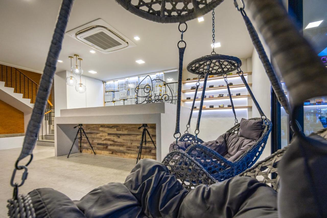 ホテル Chamemon Bed Phuket Town エクステリア 写真