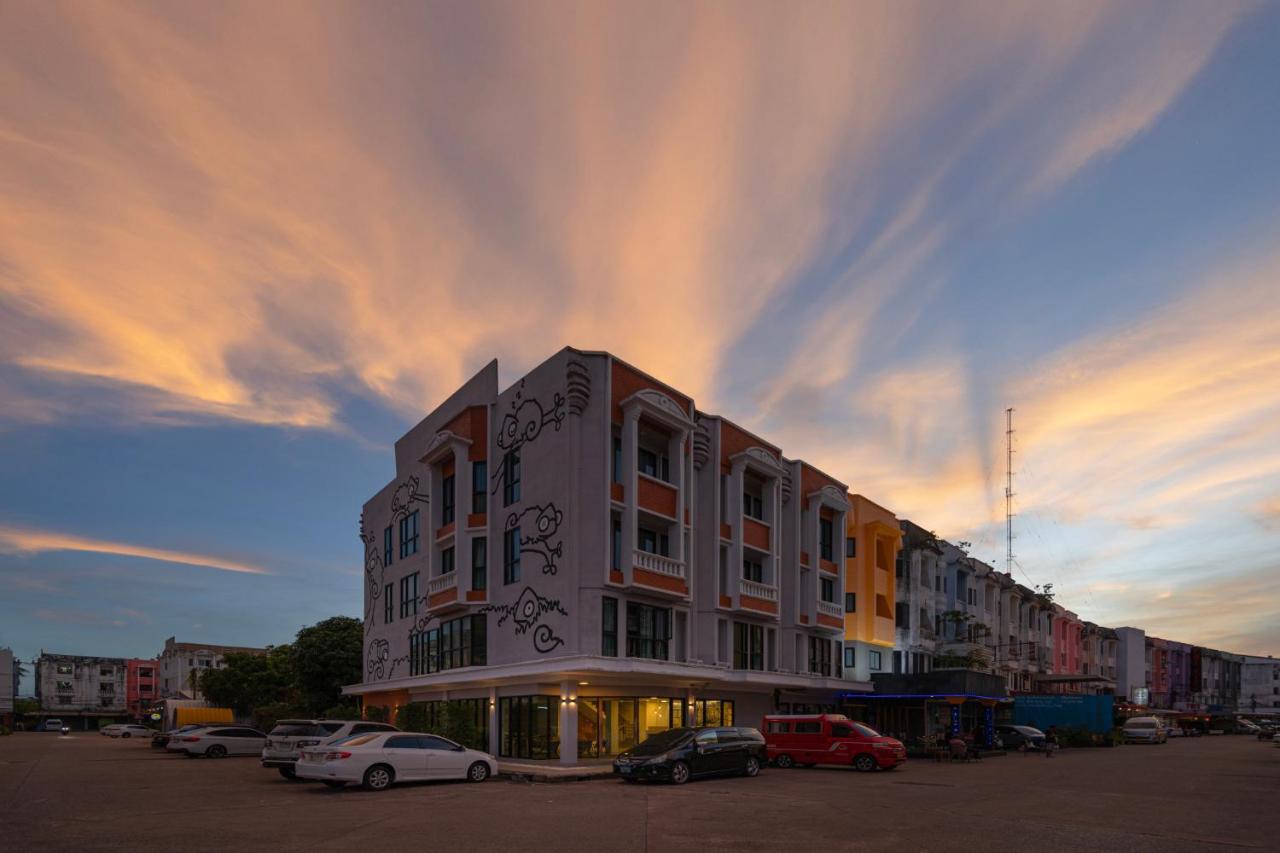 ホテル Chamemon Bed Phuket Town エクステリア 写真